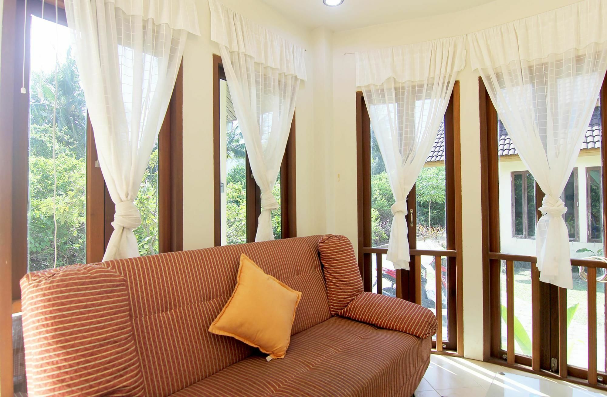 Villa Behind The Phuket Sea Extérieur photo